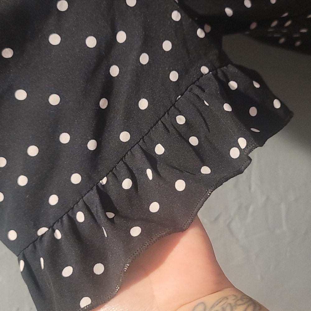 PRETTY LITTLE THINGS - Picture 3 of 4